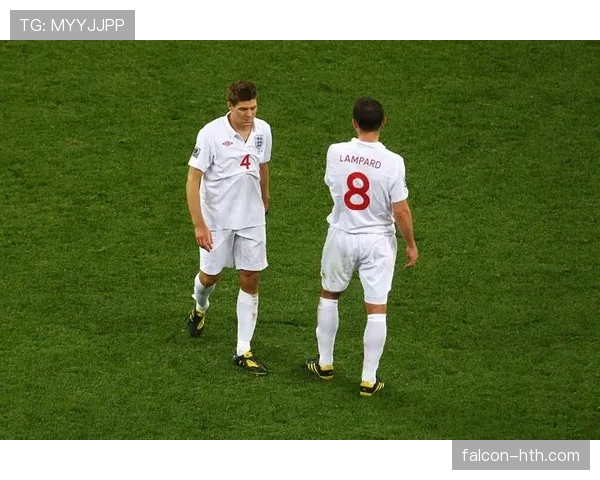 兰帕德与杰拉德在控球组织上出现分散与集中变化