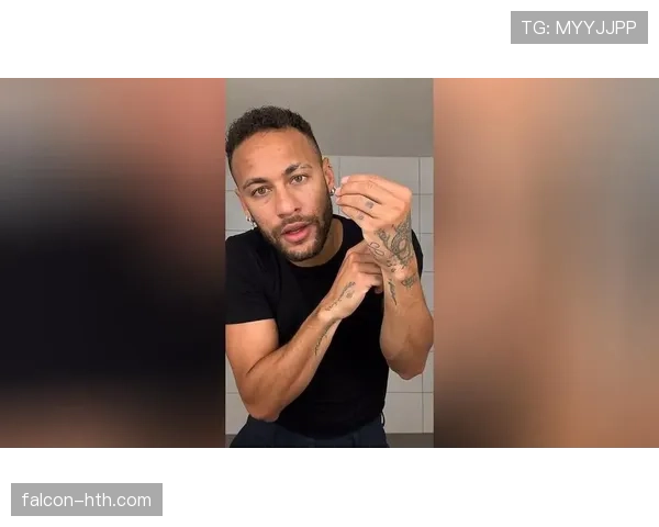 内马尔球场上像明星,私下里竟然连吃个快餐都这么豪横?